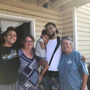 Meet your Posher, Lacy